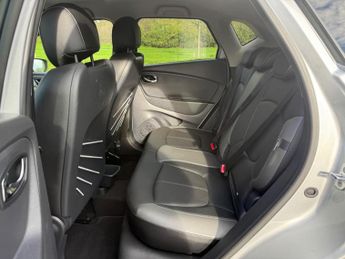 Renault Captur 1.2 TCe ENERGY Signature Nav Auto Euro 6 (s/s) 5dr
