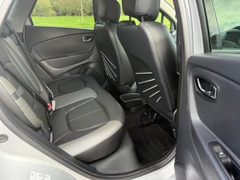 Renault Captur 1.2 TCe ENERGY Signature Nav Auto Euro 6 (s/s) 5dr