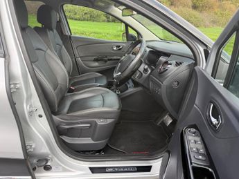 Renault Captur 1.2 TCe ENERGY Signature Nav Auto Euro 6 (s/s) 5dr