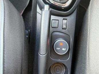 Renault Captur 1.2 TCe ENERGY Signature Nav Auto Euro 6 (s/s) 5dr