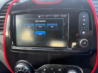 Renault Captur 1.2 TCe ENERGY Signature Nav Auto Euro 6 (s/s) 5dr