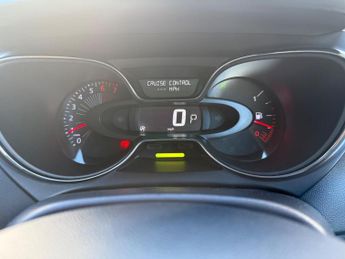 Renault Captur 1.2 TCe ENERGY Signature Nav Auto Euro 6 (s/s) 5dr