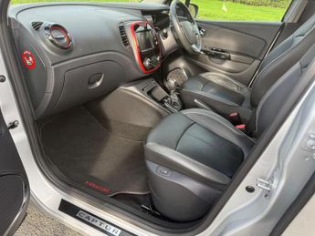 Renault Captur 1.2 TCe ENERGY Signature Nav Auto Euro 6 (s/s) 5dr