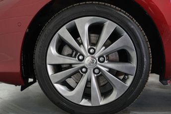Toyota Auris 1.8 VVT-h Excel CVT Euro 6 (s/s) 5dr (Safety Sense)