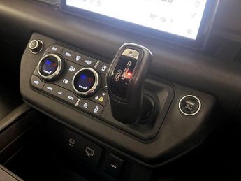Land Rover Defender 110 3.0 i6 X Auto 4WD Euro 6 (s/s) 5dr