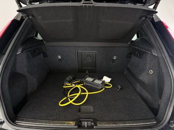 Volvo XC40 1.5h T5 Twin Engine Recharge 10.7kWh R-Design Auto Euro 6 (s/s) 