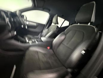 Volvo XC40 1.5h T5 Twin Engine Recharge 10.7kWh R-Design Auto Euro 6 (s/s) 