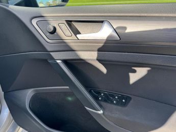 Volkswagen Golf 1.6 TDI Match DSG Euro 6 (s/s) 5dr