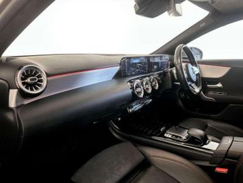 Mercedes-Benz A Class 2.0 A200d AMG Line (Premium 2) 8G-DCT Euro 6 (s/s) 4dr