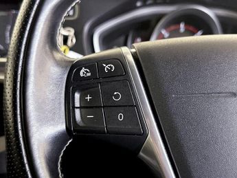 Volvo V40 2.0 D2 R-Design Pro Auto Euro 6 (s/s) 5dr