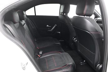 Mercedes-Benz A Class 1.5 A180d AMG Line (Premium) 7G-DCT Euro 6 (s/s) 4dr