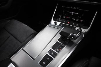 Audi A6 Saloon 2.0 TDI 40 S line S Tronic quattro Euro 6 (s/s) 4dr
