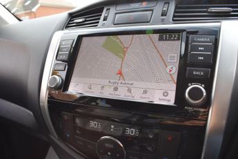 Nissan Navara 2.3 dCi Tekna Auto 4WD Euro 6 4dr