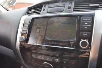 Nissan Navara 2.3 dCi Tekna Auto 4WD Euro 6 4dr