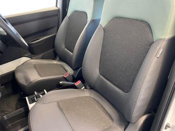 Dacia Spring 65 26.8kWh EXTREME Auto 5dr