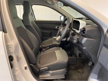 Dacia Spring 65 26.8kWh EXTREME Auto 5dr