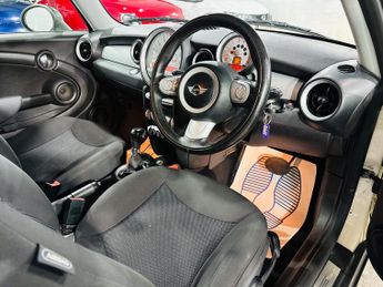 MINI Clubman 1.6 Cooper D Steptronic Euro 4 5dr