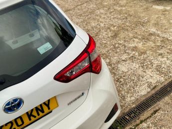 Toyota Yaris 1.5 VVT-h Icon E-CVT Euro 6 (s/s) 5dr