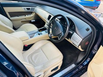 Jaguar XF 2.2d Luxury Auto Euro 5 (s/s) 4dr