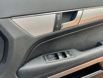 Mercedes-Benz E Class 2.1 E220 CDI BlueEfficiency SE G-Tronic+ Euro 5 (s/s) 2dr