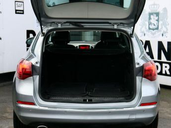 Vauxhall Astra 2.0 CDTi SE Sports Tourer Auto Euro 5 5dr