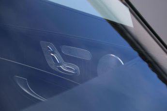 Mercedes-Benz C Class 2.0 C300e 13.5kWh AMG Line Night Edition (Premium Plus) G-Tronic