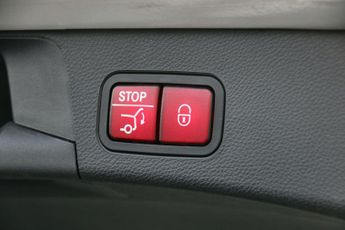 Mercedes-Benz C Class 2.0 C300e 13.5kWh AMG Line Night Edition (Premium Plus) G-Tronic