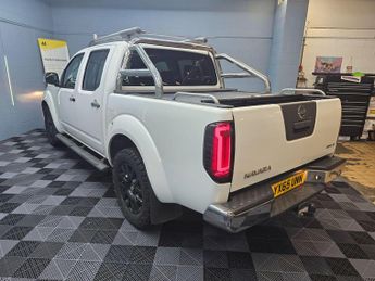 Nissan Navara 3.0 dCi V6 Outlaw Auto 4WD Euro 4 4dr