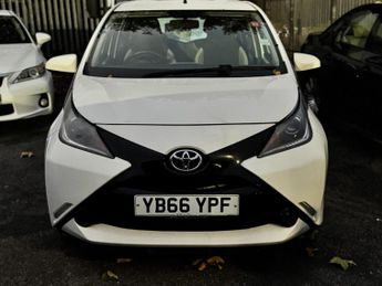 Toyota AYGO 1.0 VVT-i x-play Euro 6 5dr