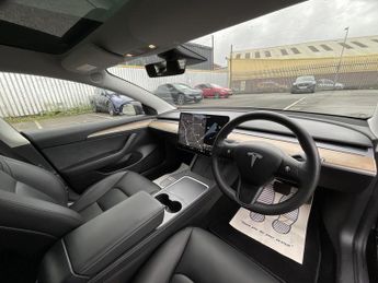 Tesla Model 3 LONG RANGE AWD