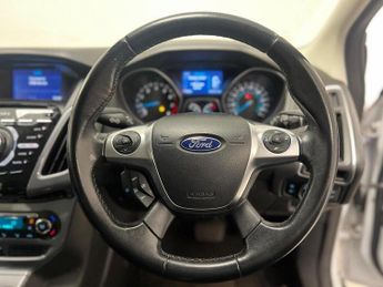 Ford Focus 1.6 Titanium Navigator Powershift Euro 5 5dr