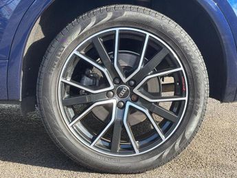 AUDI Q5 2.0 TDI 40 Black Edition