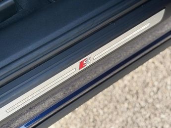 AUDI Q5 2.0 TDI 40 Black Edition