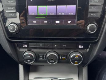 Skoda Octavia 1.6 TDI SE DSG Euro 5 (s/s) 5dr