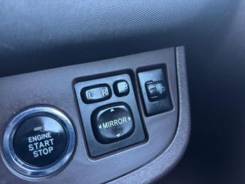 Toyota iQ 1.0 VVT-i 2 Multidrive Euro 4 3dr