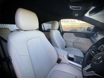 Mercedes-Benz Eqa 250 SPORT