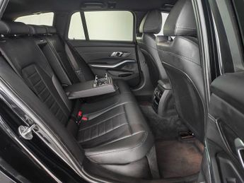 BMW 3 Series 2.0 330e 12kWh M Sport Touring Auto xDrive Euro 6 (s/s) 5dr