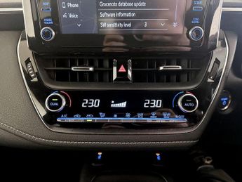 Toyota Corolla 1.8 VVT-h Icon Tech CVT Euro 6 (s/s) 5dr