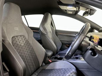 Volkswagen Golf 1.5 TSI R-Line Euro 6 (s/s) 5dr