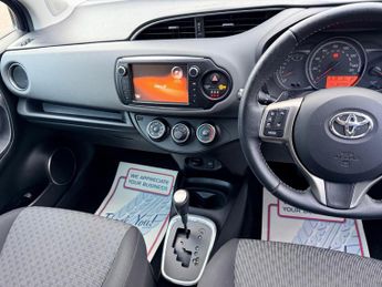 Toyota Yaris 1.33 Dual VVT-i Icon Hatchback 5dr Petrol Multidrive S Euro 5 Eu