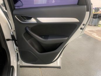 Audi Q3 2.0 TDI S line S Tronic quattro Euro 6 (s/s) 5dr (Nav)