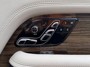 Land Rover Range Rover 3.0 TD V6 Autobiography Auto 4WD Euro 6 (s/s) 5dr