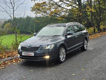 Skoda Superb 2.0 TDI Elegance DSG 4WD Euro 5 (s/s) 5dr