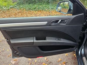 Skoda Superb 2.0 TDI Elegance DSG 4WD Euro 5 (s/s) 5dr