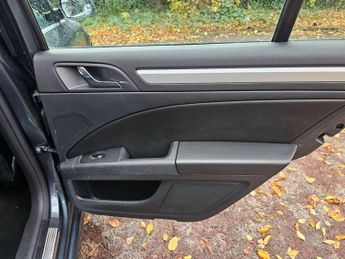 Skoda Superb 2.0 TDI Elegance DSG 4WD Euro 5 (s/s) 5dr