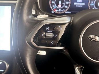Jaguar F-PACE 2.0 D200 MHEV SE Auto AWD Euro 6 (s/s) 5dr
