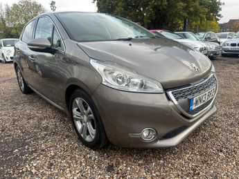 Peugeot 208 1.2 VTi Allure Euro 5 5dr