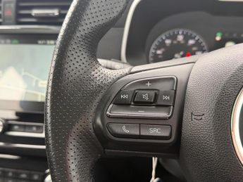 MG MG ZS 44.5kWh Exclusive Auto 5dr