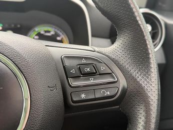 MG MG ZS 44.5kWh Exclusive Auto 5dr