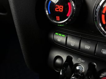 MINI Convertible 1.5 Cooper Auto Euro 6 (s/s) 2dr